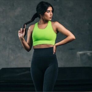 Alphalete vault sports bra in volt lime green size small